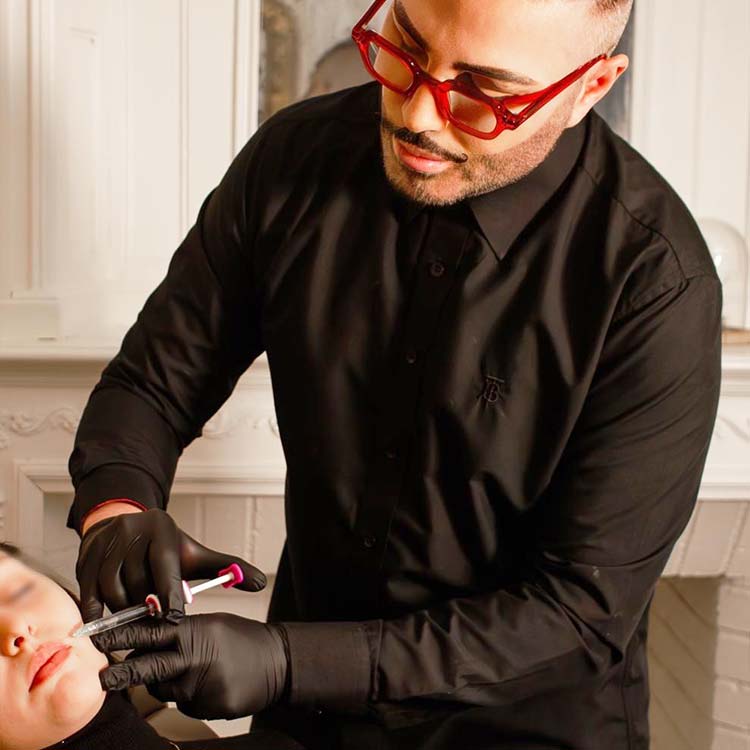 Injections d'inducteurs collagéniques